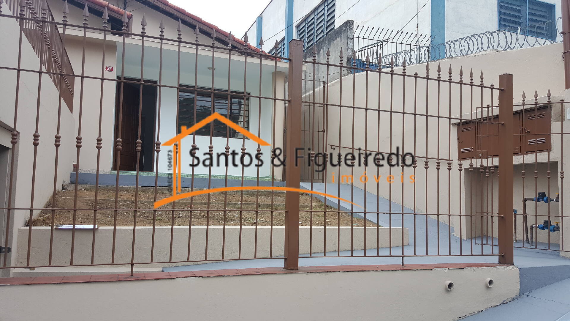 Casa à venda com 2 quartos, 200m² - Foto 2