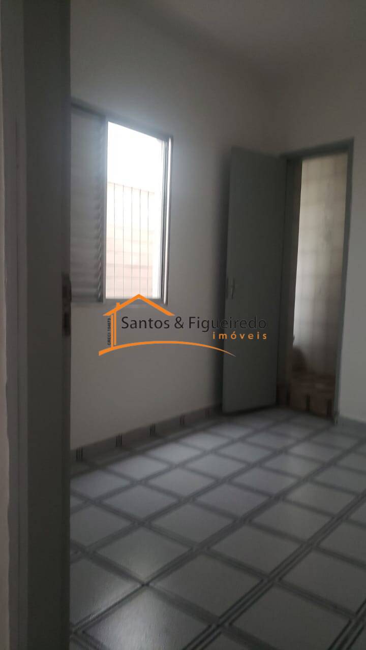 Casa para alugar com 2 quartos, 75m² - Foto 17