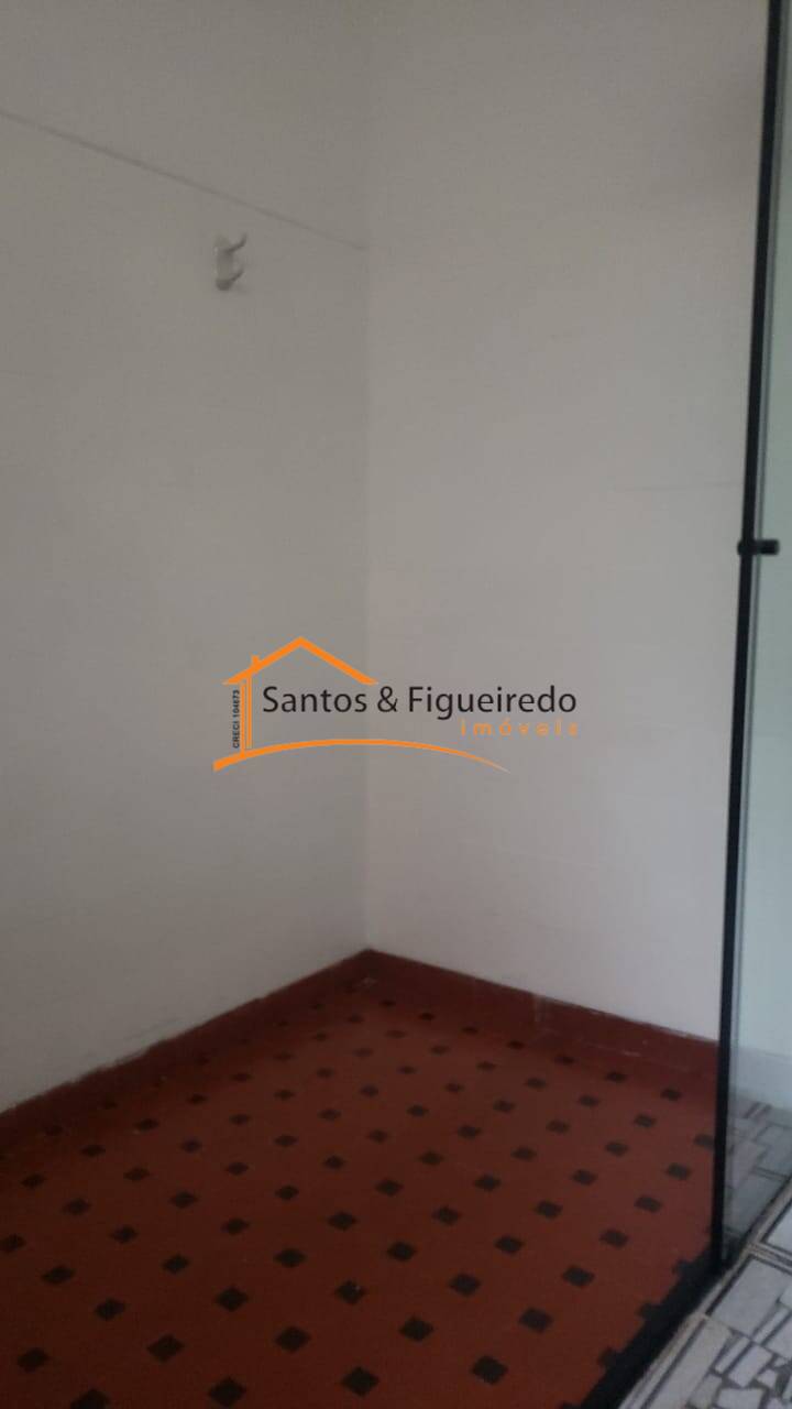 Casa para alugar com 2 quartos, 75m² - Foto 29