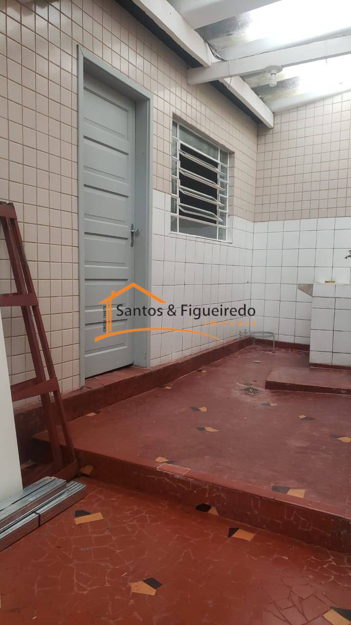 Casa para alugar com 2 quartos, 75m² - Foto 31