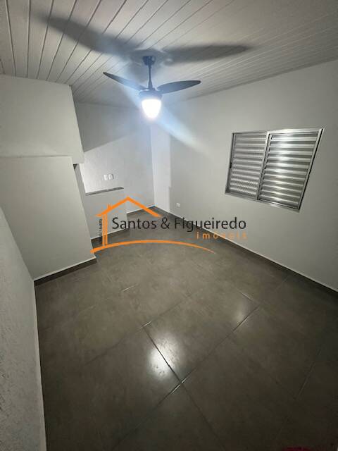 Casa para alugar com 1 quarto, 40m² - Foto 12