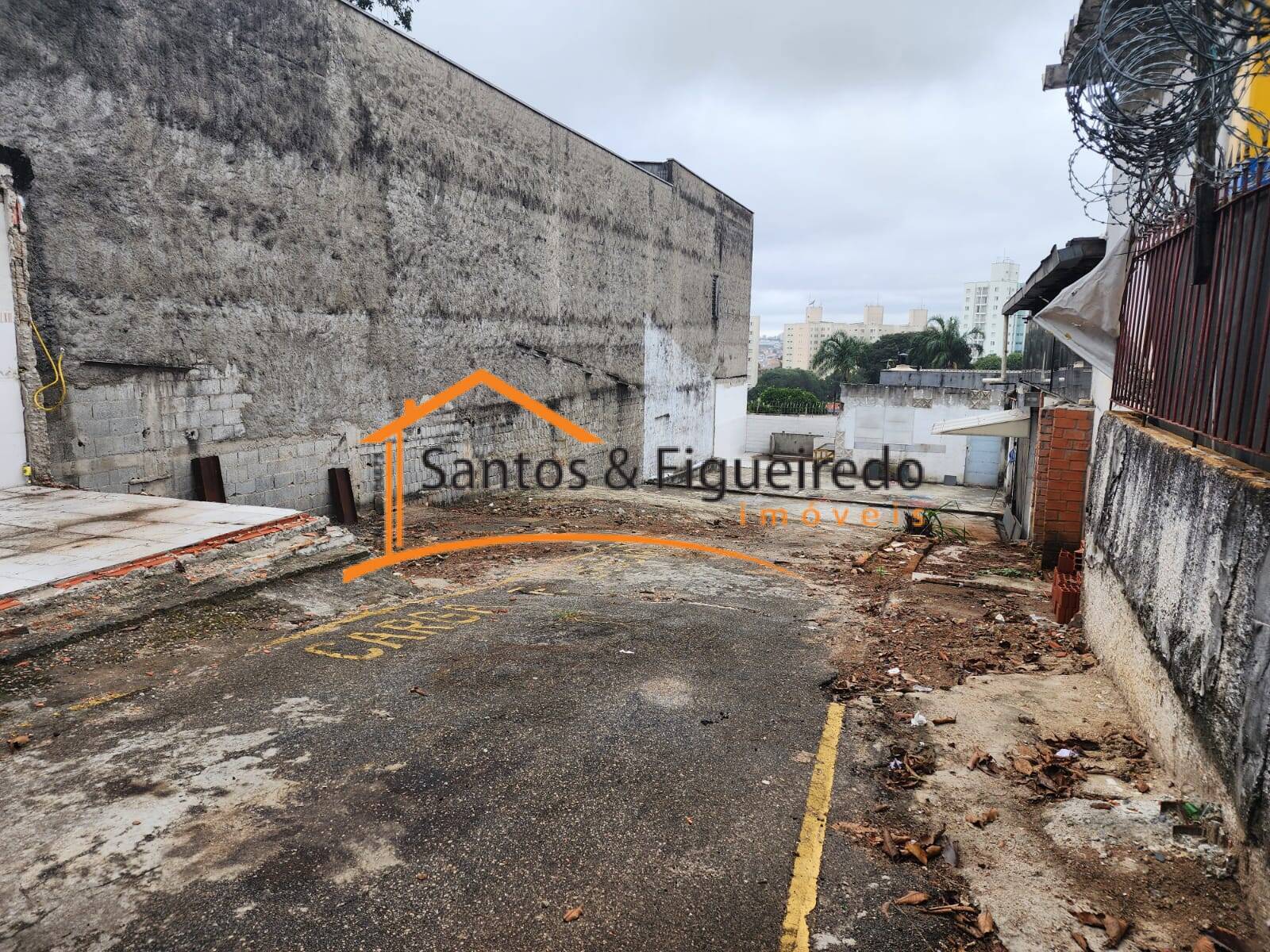 Loteamento e Condomínio para alugar, 360m² - Foto 1