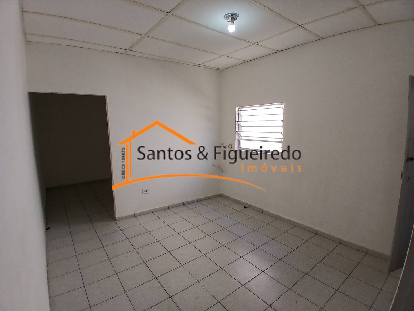 Casa para alugar com 1 quarto, 30m² - Foto 4