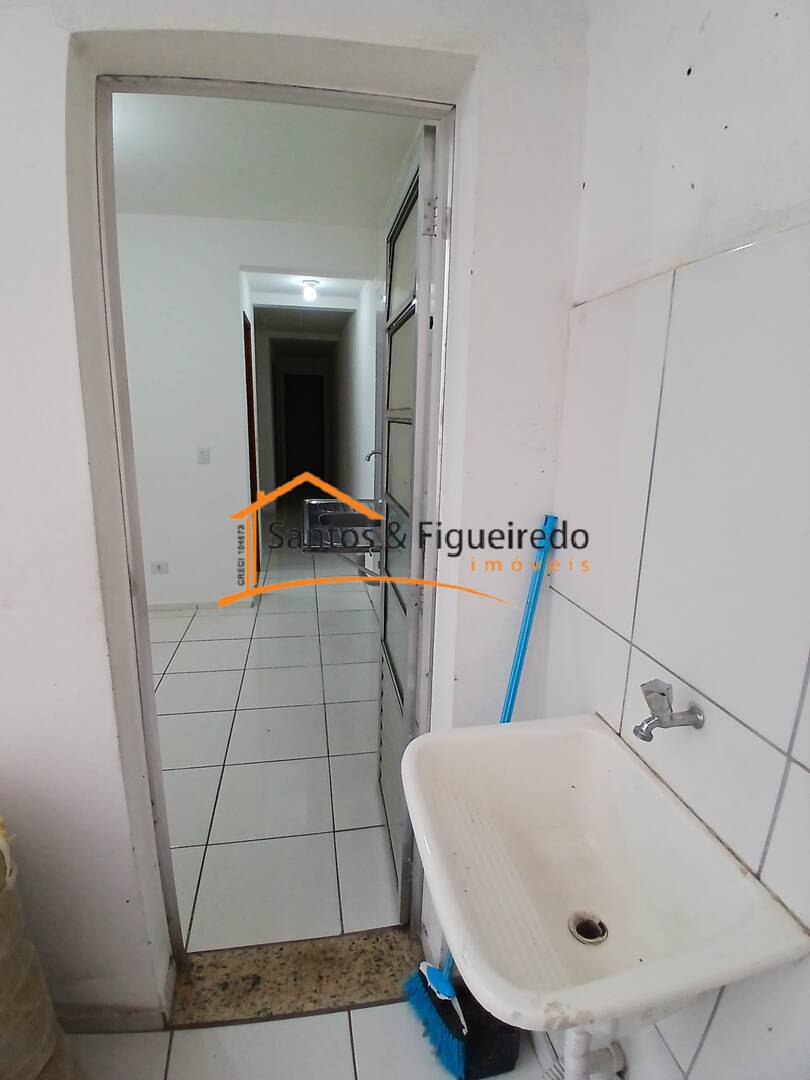 Casa para alugar com 2 quartos, 60m² - Foto 11