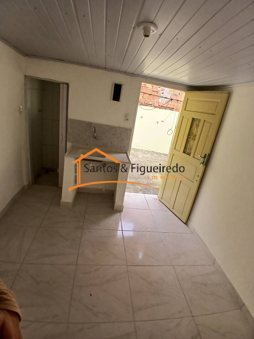 Casa para alugar com 1 quarto, 25m² - Foto 1