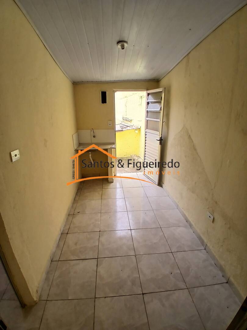 Casa para alugar com 1 quarto, 25m² - Foto 3