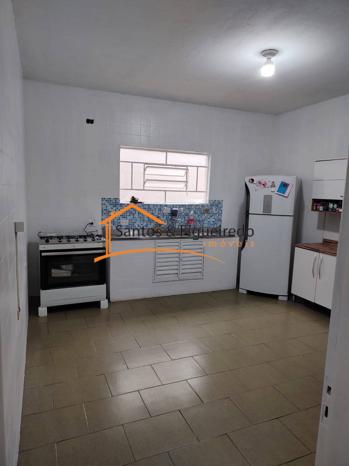 Casa à venda com 3 quartos, 250m² - Foto 2