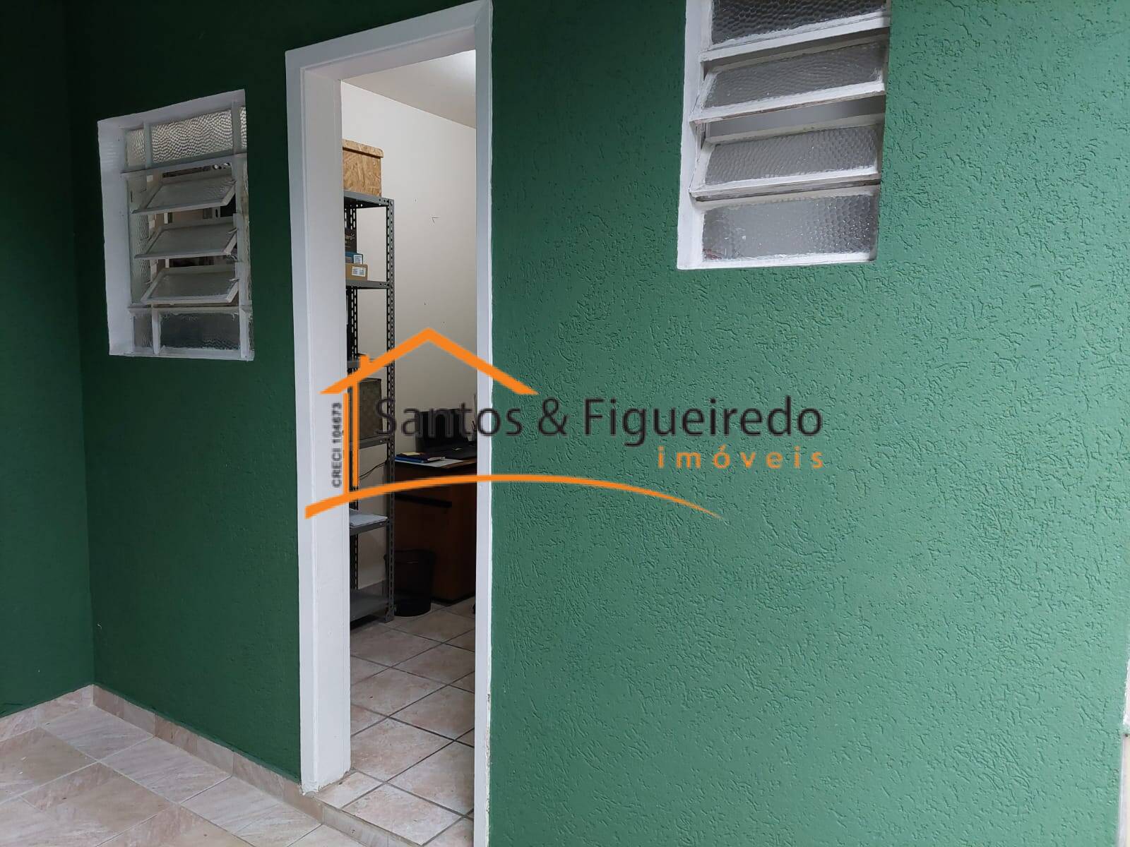 Casa à venda com 3 quartos, 124m² - Foto 1