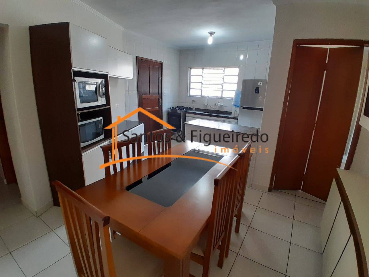 Casa à venda com 3 quartos, 175m² - Foto 1