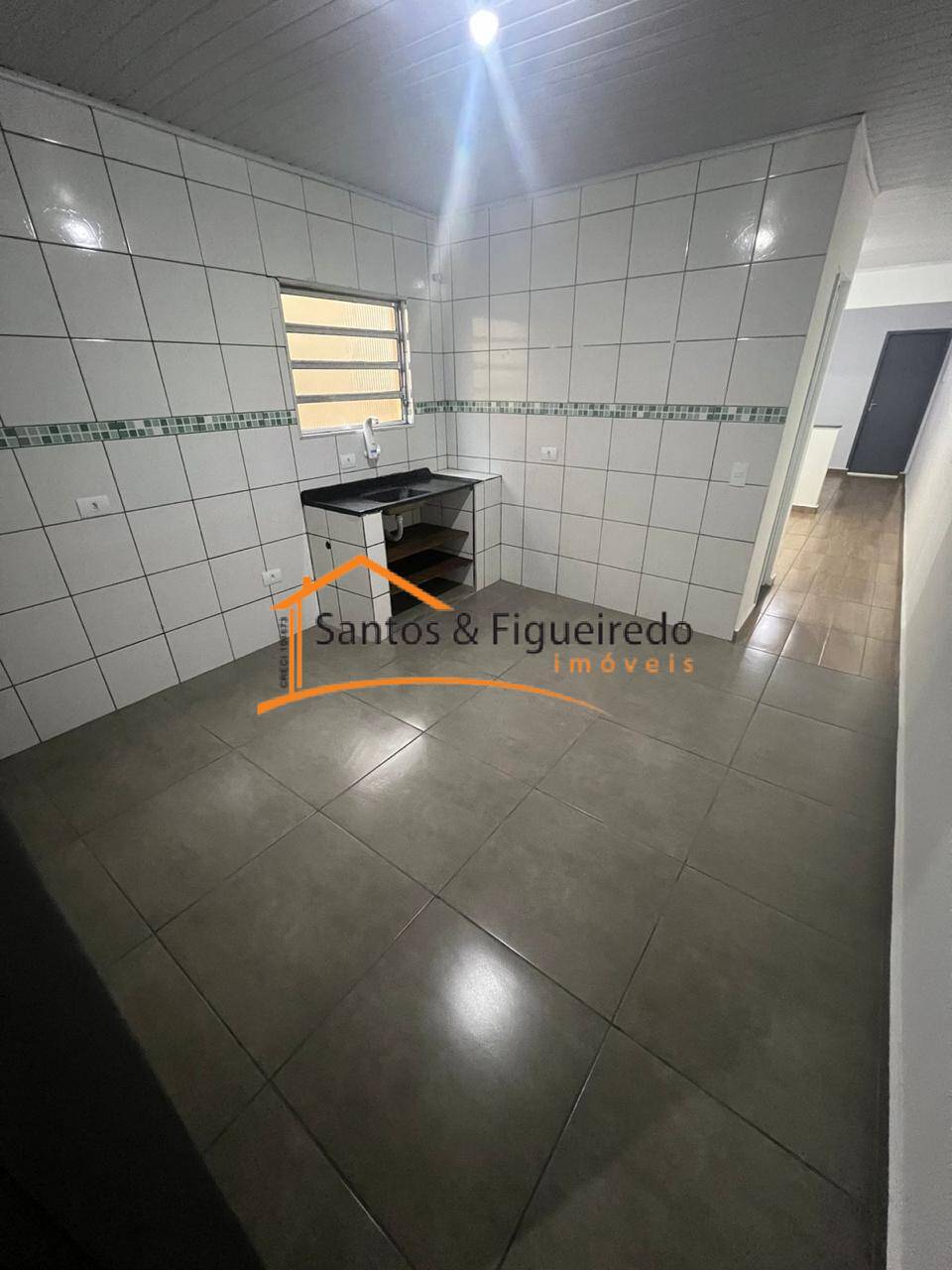 Casa para alugar com 2 quartos, 45m² - Foto 1