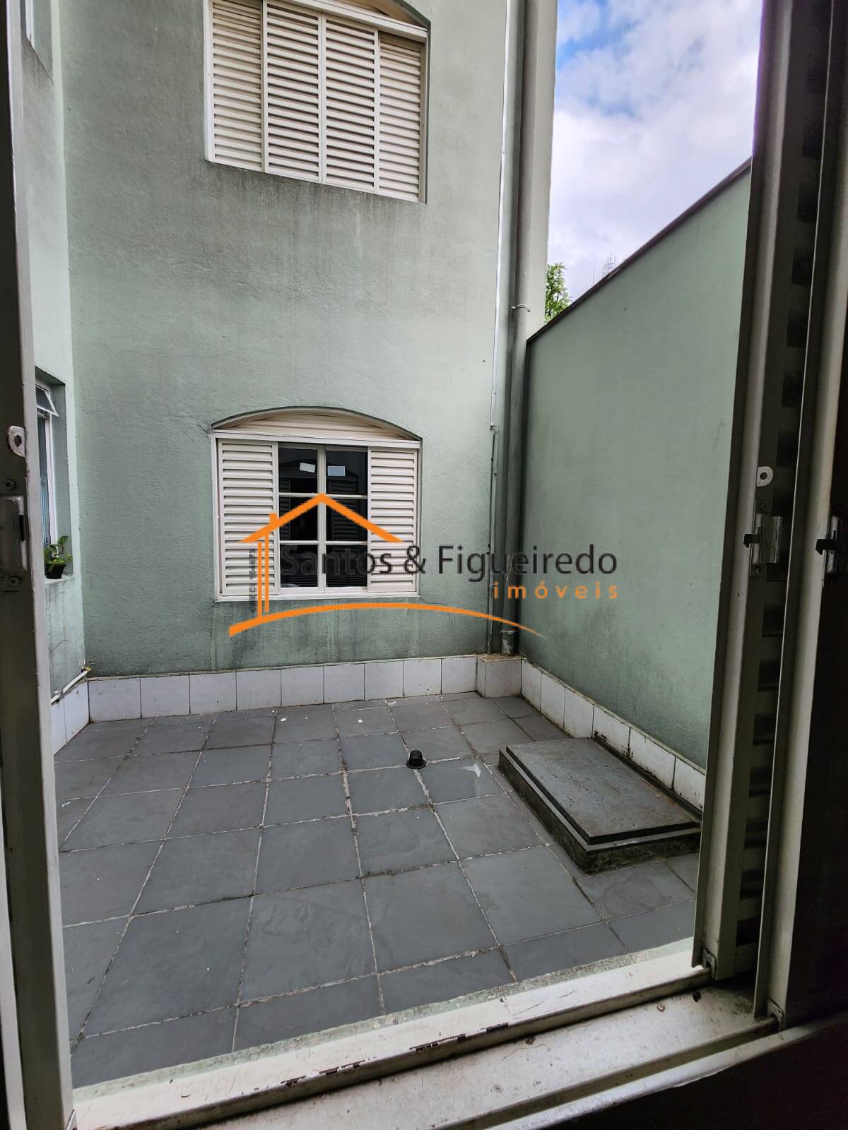 Apartamento à venda com 2 quartos, 65m² - Foto 4