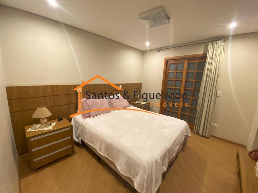 Sobrado à venda com 3 quartos, 200m² - Foto 13