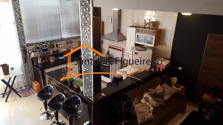 Casa à venda com 3 quartos, 180m² - Foto 4